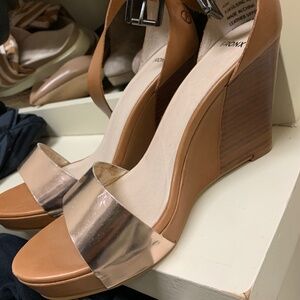 Bronx wedges size 10